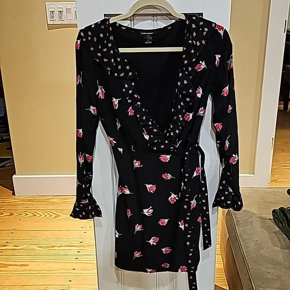 club monaco silk mini dress Club Monaco Silk Black Mini Dress Pleated Size 00